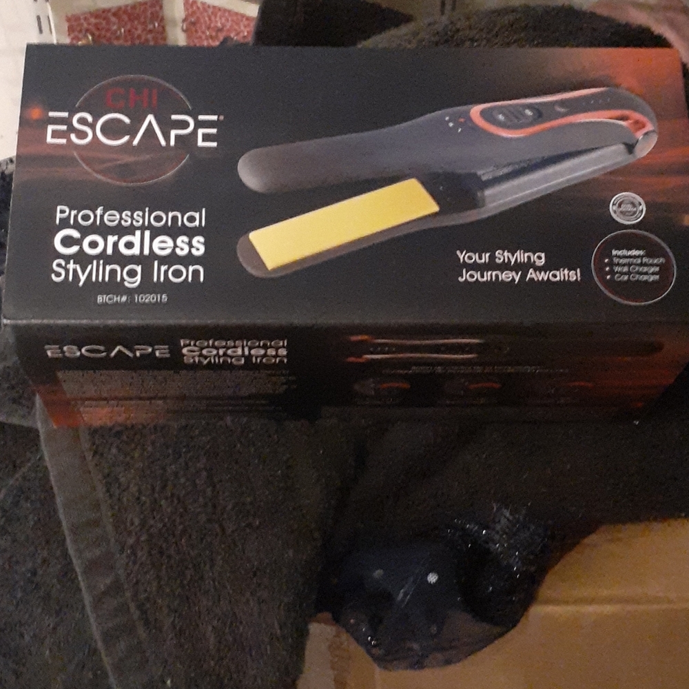 CHI ESCAPE CORDLESS FLAT Straightening Iron